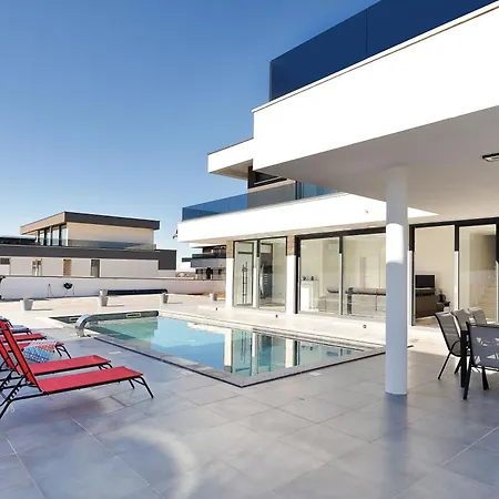 Astur Villa