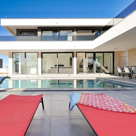 וילה Astur זאדאר