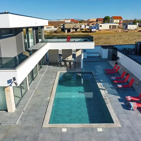 Astur Villa