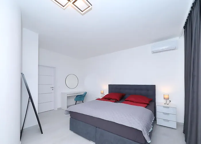 ヴィラ Astur ザダル