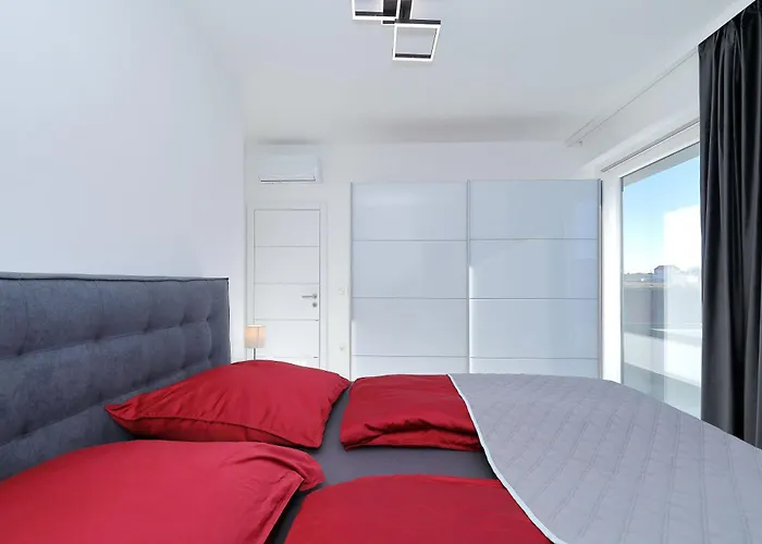 Astur ヴィラ ザダル